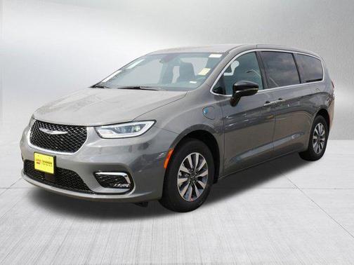 2025 Chrysler Pacifica Hybrid Select