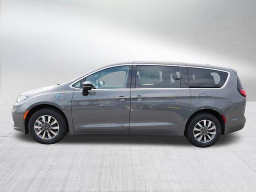 2025 Chrysler Pacifica Hybrid Select