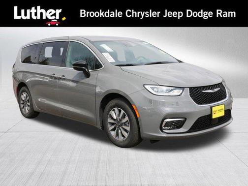 2025 Chrysler Pacifica Hybrid Select