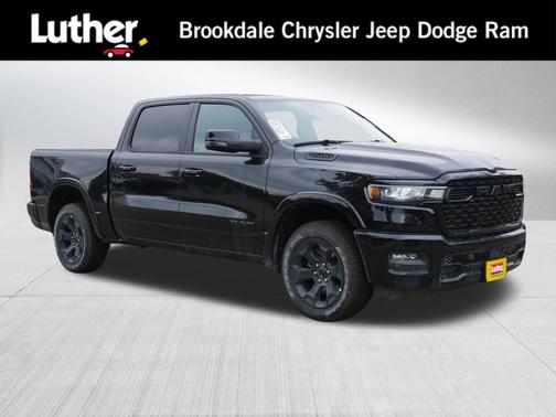 Diamond Black Crystal Pearlcoat 2026 RAM 1500 Big Horn/Lone Star