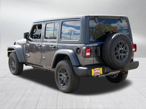 Granite Crystal Metallic Clearcoat 2024 Jeep Wrangler Sport S