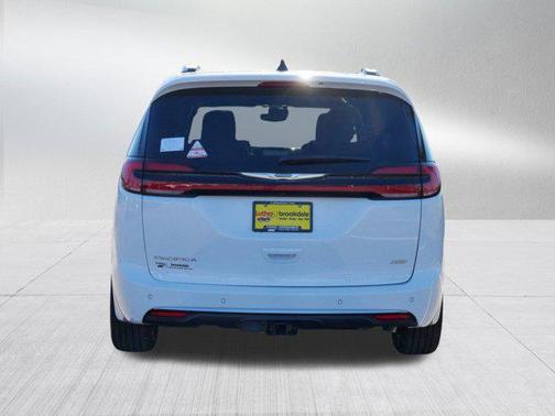 2025 Chrysler Pacifica L