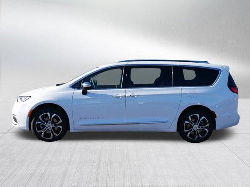 2025 Chrysler Pacifica L