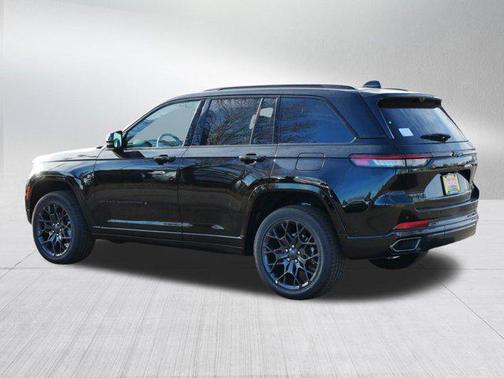 2025 Jeep Grand Cherokee Summit