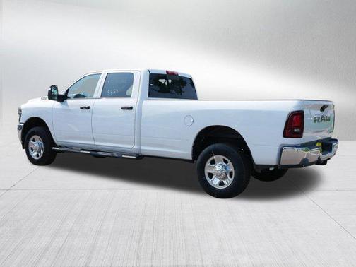 2025 RAM 3500 Tradesman Crew Cab 4x4 8' Box