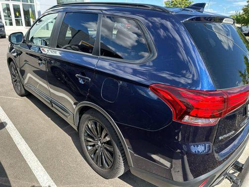 2020 Mitsubishi Outlander LE