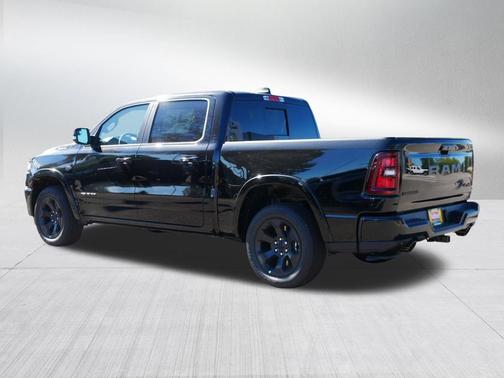 Diamond Black Crystal Pearlcoat 2027 RAM 1500 Big Horn/Lone Star