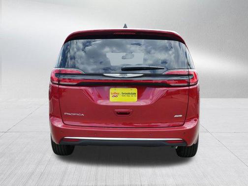 2025 Chrysler Pacifica L