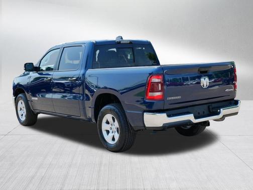 Patriot Blue Pearlcoat 2023 RAM 1500 Big Horn/Lone Star