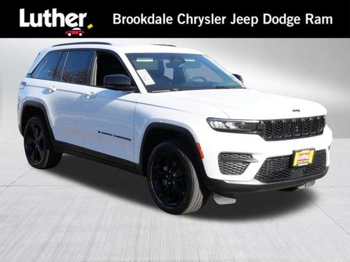 Bright White Clearcoat 2023 Jeep Grand Cherokee Altitude