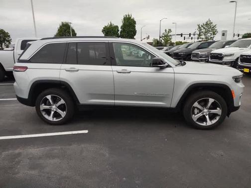 Silver Zynith 2025 Jeep Grand Cherokee Limited