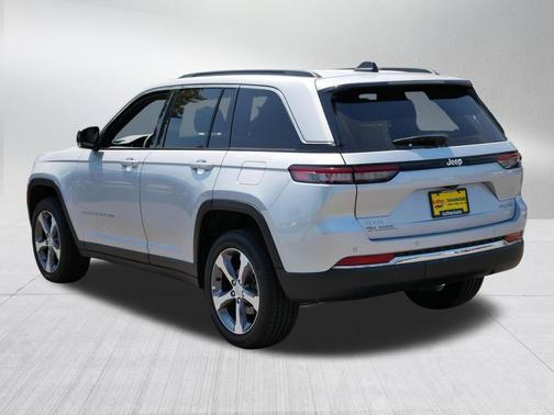 Silver Zynith 2025 Jeep Grand Cherokee Limited