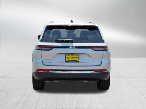 Silver Zynith 2025 Jeep Grand Cherokee Limited