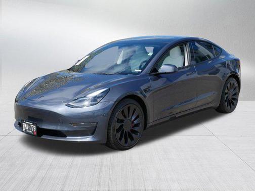 Midnight Silver Metallic 2023 Tesla Model 3 Performance
