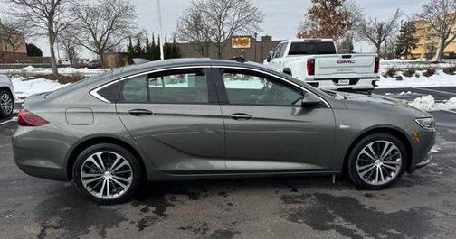 2018 Buick Regal Sportback Essence