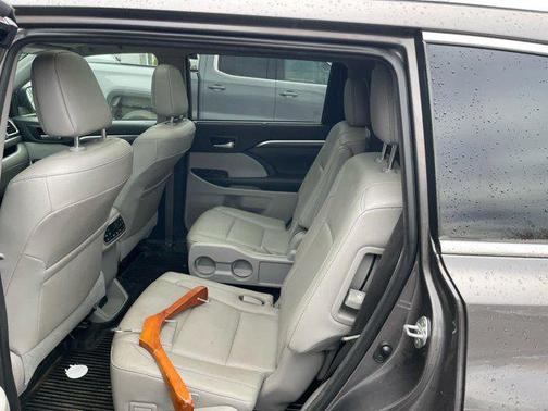 2018 Toyota Highlander Limited Platinum