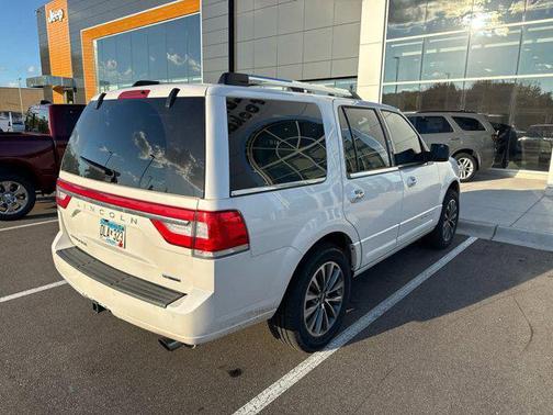 2016 Lincoln Navigator Select