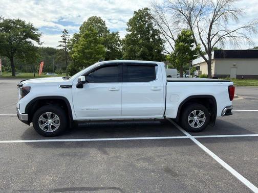 Summit White 2022 GMC Sierra 1500 SLE