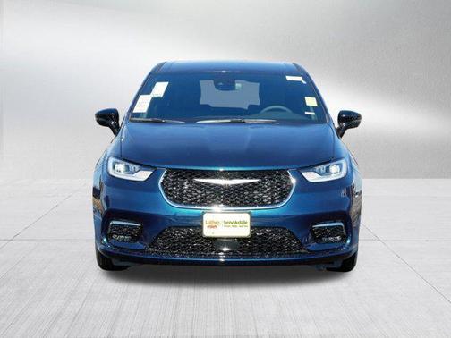 2025 Chrysler Pacifica Hybrid Select