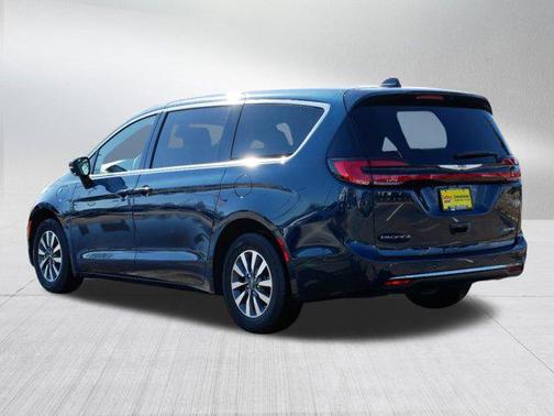 2025 Chrysler Pacifica Hybrid Select