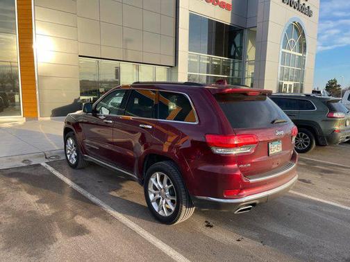 2016 Jeep Grand Cherokee Summit