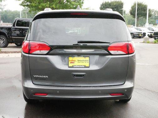 2021 Chrysler Voyager LX
