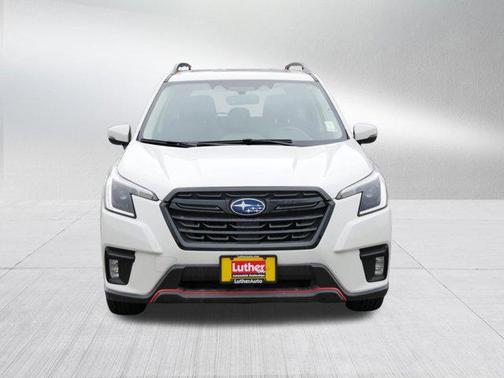 Crystal White Pearl 2024 Subaru Forester Sport