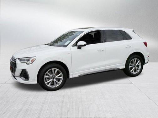 2024 Audi Q3 Premium 45 TFSI S line quattro Tiptronic