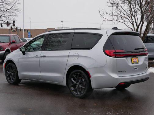 2026 Chrysler Pacifica L