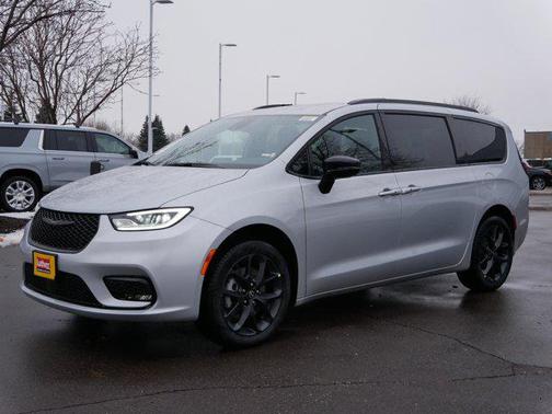 2026 Chrysler Pacifica L