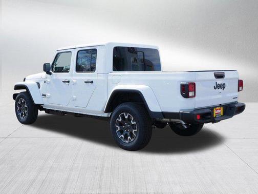 Bright White Clearcoat 2026 Jeep Gladiator Sahara 4x4