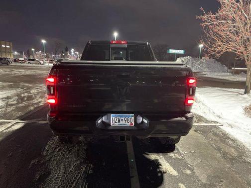 2022 RAM 2500 Laramie Crew Cab 4x4 6'4' Box