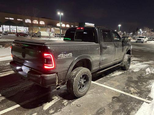 2022 RAM 2500 Laramie Crew Cab 4x4 6'4' Box