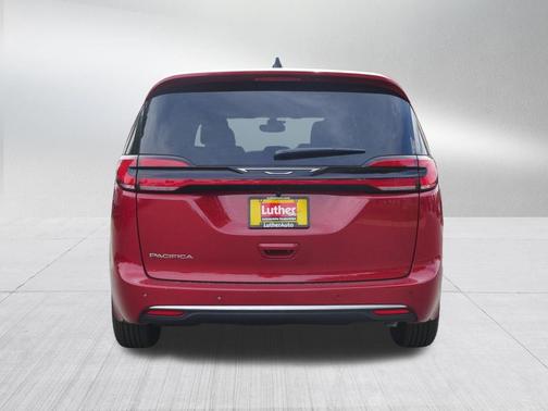 Red Hot Pearlcoat 2027 Chrysler Pacifica L