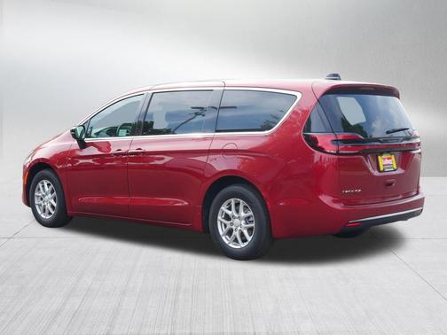 Red Hot Pearlcoat 2027 Chrysler Pacifica L