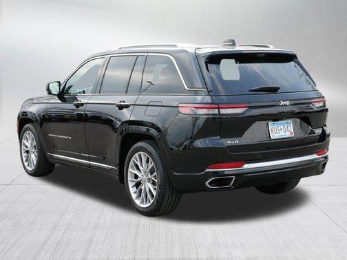 2023 Jeep Grand Cherokee Summit