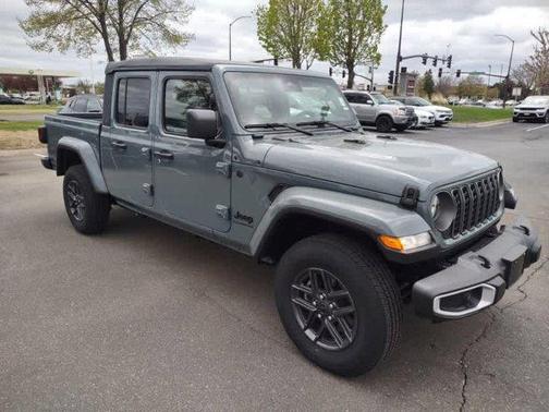 Anvil Clearcoat 2025 Jeep Gladiator Sport S