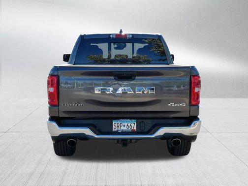 Granite Crystal Metallic Clearcoat 2025 RAM 1500 Big Horn/Lone Star
