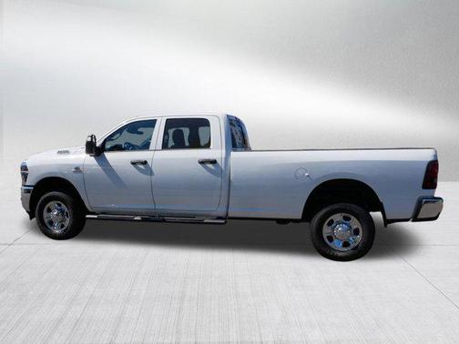 Bright White Clearcoat 2026 RAM 2500 Tradesman Crew Cab 4x4 8' Box