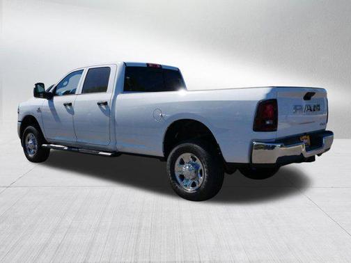 Bright White Clearcoat 2026 RAM 2500 Tradesman Crew Cab 4x4 8' Box