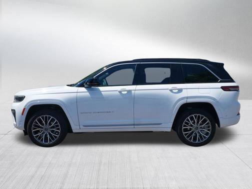 Bright White Clearcoat 2026 Jeep Grand Cherokee Summit
