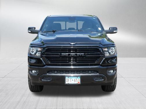Diamond Black Crystal Pearlcoat 2019 RAM 1500 Big Horn