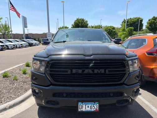 Diamond Black Crystal Pearlcoat 2019 RAM 1500 Big Horn