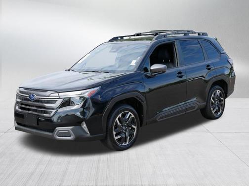 Crystal Black Silica 2025 Subaru Forester Limited