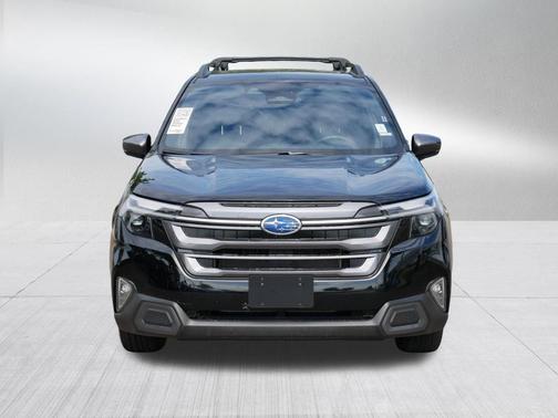 Crystal Black Silica 2025 Subaru Forester Limited