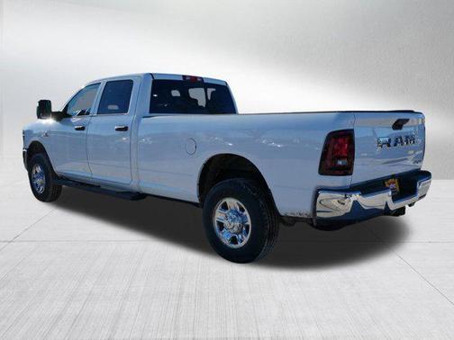 2026 RAM 3500 Tradesman Crew Cab 4x4 8' Box