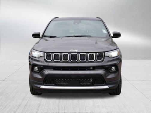 Baltic Gray Metallic Clearcoat 2024 Jeep Compass Limited