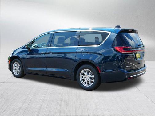2025 Chrysler Pacifica L