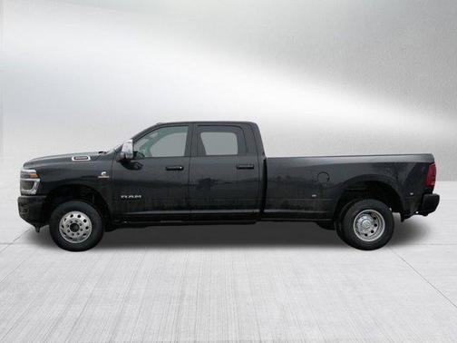 2026 RAM 3500 Laramie Crew Cab 4x4 8' Box