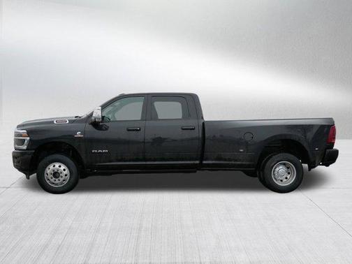 2026 RAM 3500 Laramie Crew Cab 4x4 8' Box
